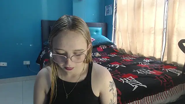 Liaroberts1 online show from 20, 9, 2025