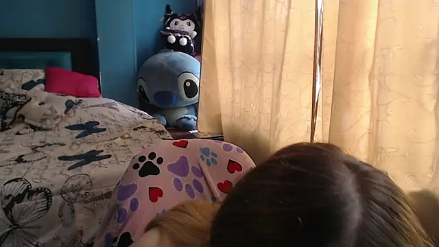 Liaroberts1 online show from 11, 3, 2025