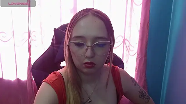 Liaroberts1 online show from 2, 6, 2026