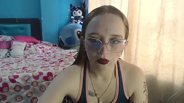 Liaroberts1 online show from 27, 2, 2025