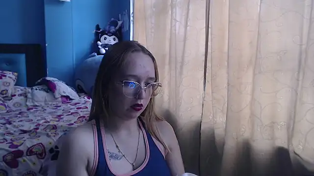 Liaroberts1 online show from 8, 3, 2025