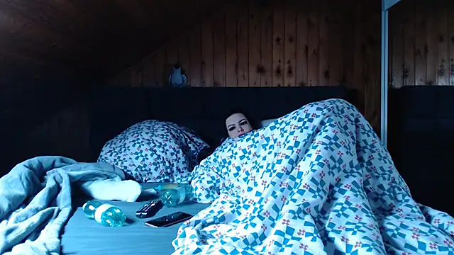 BoeseMoni1998 online show from 4, 10, 2025