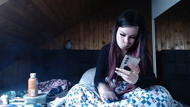 BoeseMoni1998 online show from 7, 11, 2025