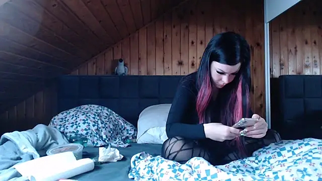 BoeseMoni1998 online show from 9, 10, 2025