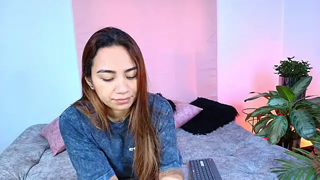 Jules n Gia online show from 1, 11, 2025