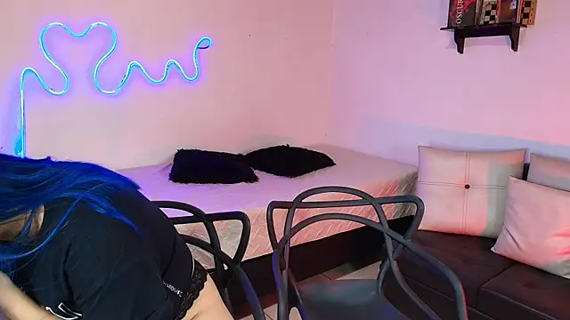 Jules n Gia online show from 7, 3, 2025