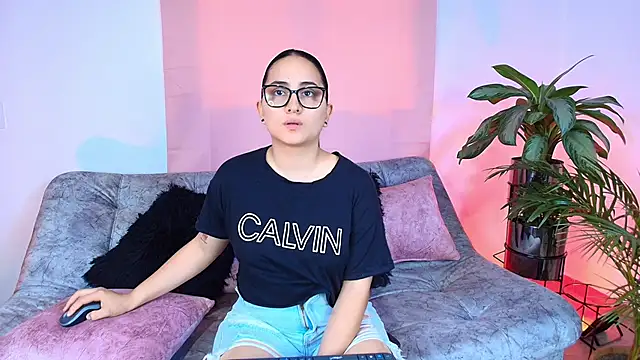 Jules n Gia online show from 6, 11, 2025