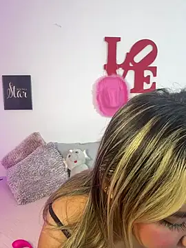 Snapshot of AriannaTorres chatting on 2, 2, 2026 AriannaTorres online show from 2, 2, 2026