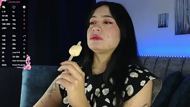 ZaraDames  online show from 6, 11, 2025