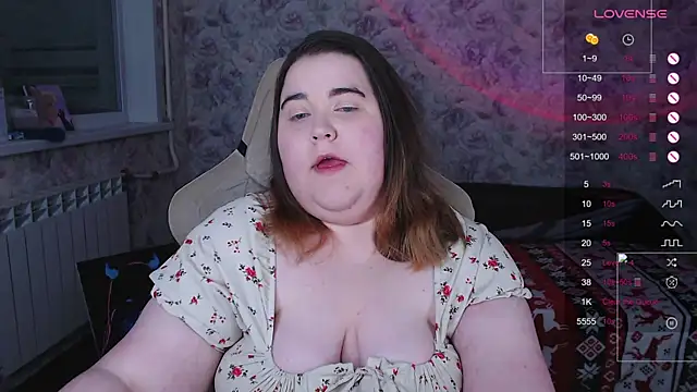 Estelle Hicks online show from 26, 11, 2025