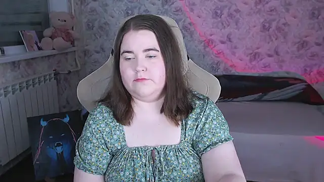 Estelle Hicks online show from 30, 5, 2026