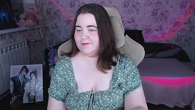 Snapshot of Estelle_Hicks chatting on 14, 6, 2026 Estelle Hicks online show from 14, 6, 2026