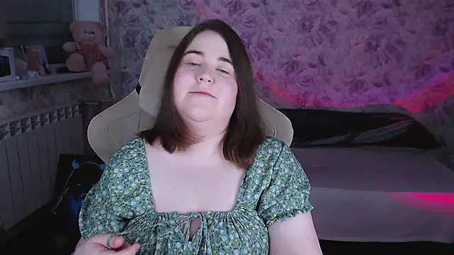 Estelle Hicks online show from 28, 4, 2026