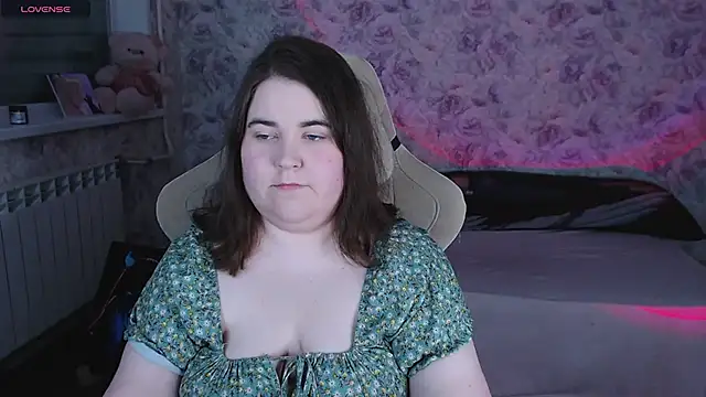 Estelle Hicks online show from 6, 5, 2026