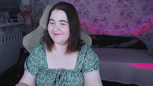 Estelle Hicks online show from 25, 3, 2026