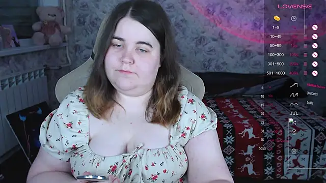 Estelle Hicks online show from 15, 12, 2025