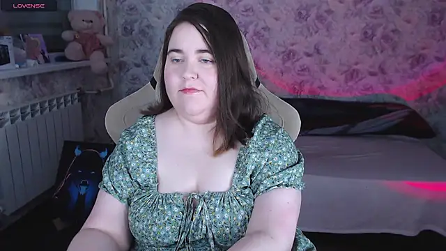 Estelle Hicks online show from 29, 4, 2026