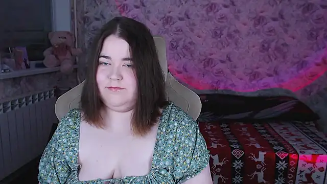 Estelle Hicks online show from 9, 3, 2026