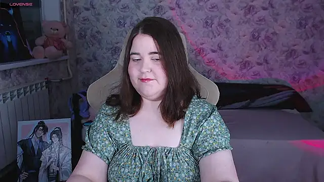 Estelle Hicks online show from 4, 6, 2026