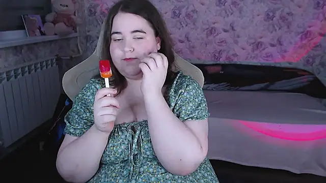 Estelle Hicks online show from 18, 5, 2026