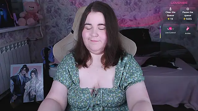 Snapshot of Estelle_Hicks chatting on 16, 6, 2026 Estelle Hicks online show from 16, 6, 2026