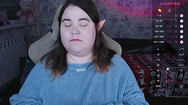 Estelle Hicks online show from 21, 12, 2025