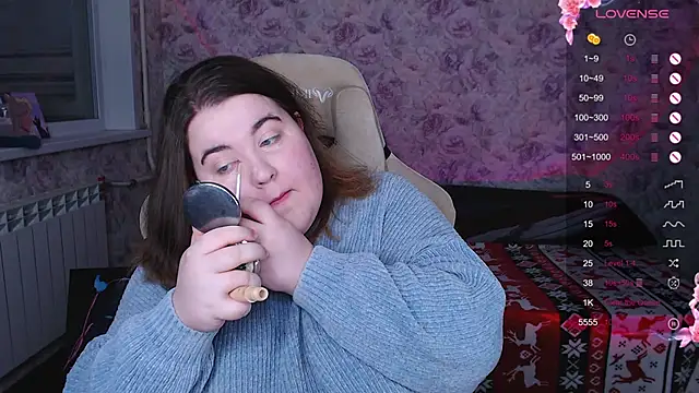 Estelle Hicks online show from 15, 11, 2025