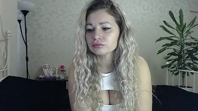 ShyEvaa online show from 21, 9, 2025