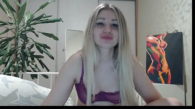 ShyEvaa online show from 4, 5, 2026