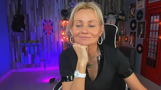 LilithLevite online show from 1, 2, 2025