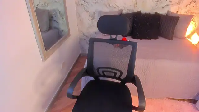 Bella desi  online show from 9, 3, 2025