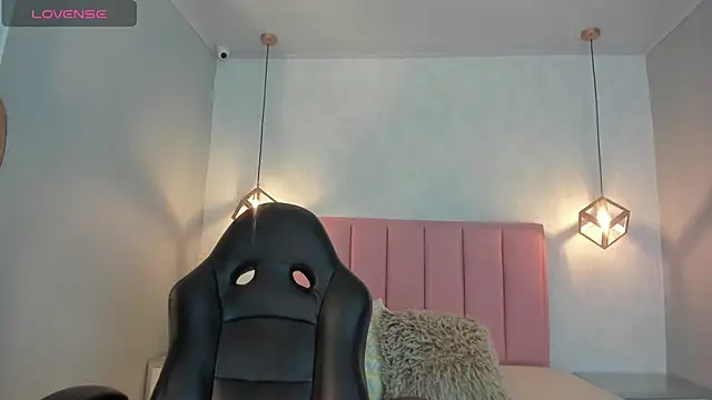 Snapshot of SUNNYCYRUS chatting on 13, 11, 2025 SUNNYCYRUS online show from 13, 11, 2025