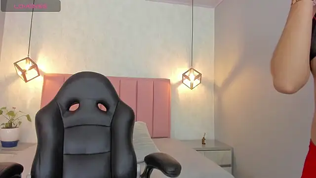 Snapshot of SUNNYCYRUS chatting on 31, 10, 2025 SUNNYCYRUS online show from 31, 10, 2025