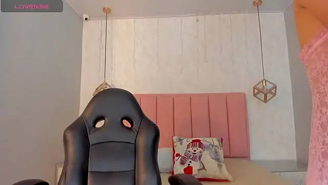 Snapshot of SUNNYCYRUS chatting on 20, 12, 2025 SUNNYCYRUS online show from 20, 12, 2025