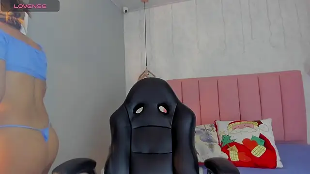 Snapshot of SUNNYCYRUS chatting on 22, 12, 2025 SUNNYCYRUS online show from 22, 12, 2025