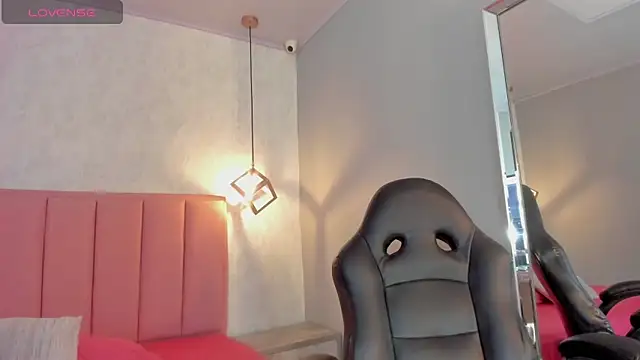 Snapshot of SUNNYCYRUS chatting on 22, 10, 2025 SUNNYCYRUS online show from 22, 10, 2025