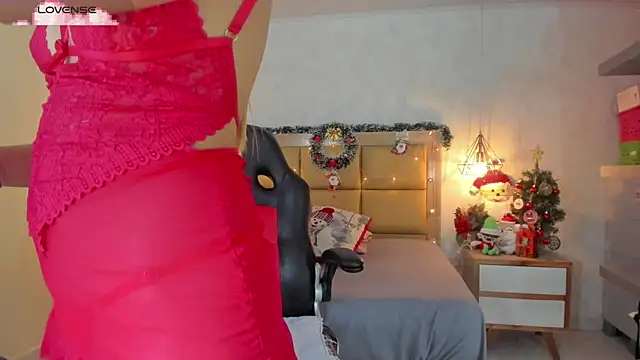 Snapshot of SUNNYCYRUS chatting on 18, 12, 2025 SUNNYCYRUS online show from 18, 12, 2025