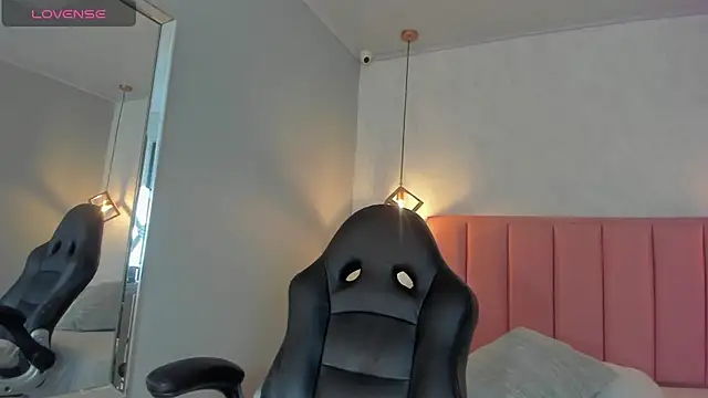 Snapshot of SUNNYCYRUS chatting on 25, 10, 2025 SUNNYCYRUS online show from 25, 10, 2025