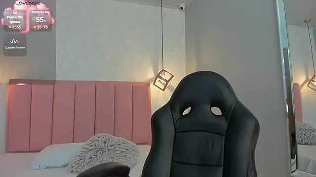 Snapshot of SUNNYCYRUS chatting on 25, 9, 2025 SUNNYCYRUS online show from 25, 9, 2025