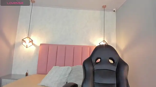 Snapshot of SUNNYCYRUS chatting on 27, 10, 2025 SUNNYCYRUS online show from 27, 10, 2025