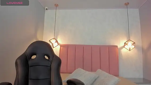 Snapshot of SUNNYCYRUS chatting on 29, 10, 2025 SUNNYCYRUS online show from 29, 10, 2025