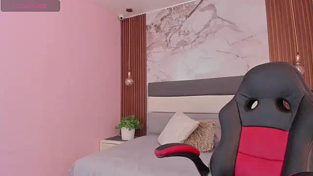 Snapshot of SUNNYCYRUS chatting on 29, 9, 2025 SUNNYCYRUS online show from 29, 9, 2025