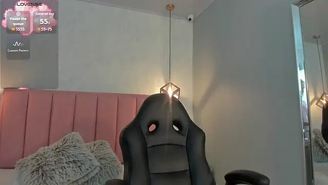 Snapshot of SUNNYCYRUS chatting on 15, 10, 2025 SUNNYCYRUS online show from 15, 10, 2025