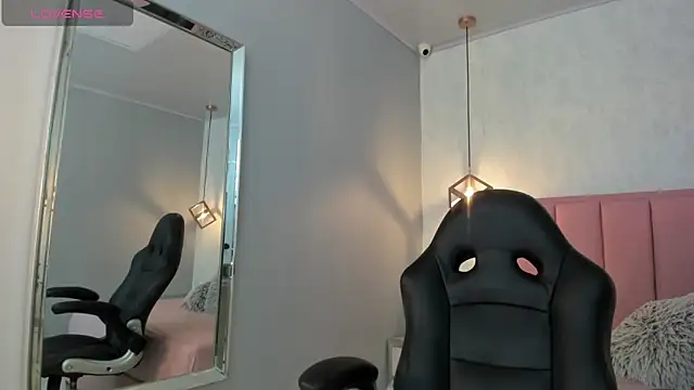 Snapshot of SUNNYCYRUS chatting on 1, 10, 2025 SUNNYCYRUS online show from 1, 10, 2025