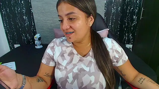 evelin 999  online show from 7, 11, 2025