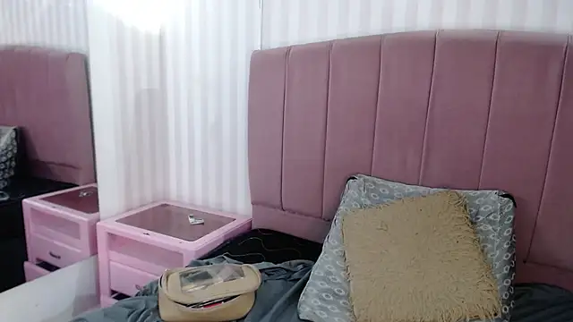 Susy thomson online show from 2, 3, 2025