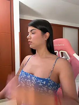 Snapshot of emma_lopes chatting on 29, 6, 2026 emma lopes online show from 29, 6, 2026