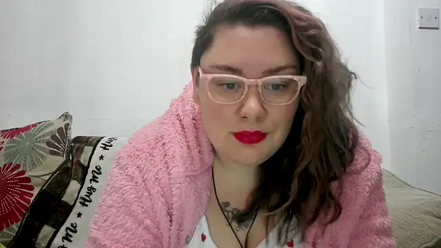 Bustycurves online show from 16, 11, 2025