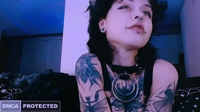 NaughtyLittleFox online show from 16, 4, 2026