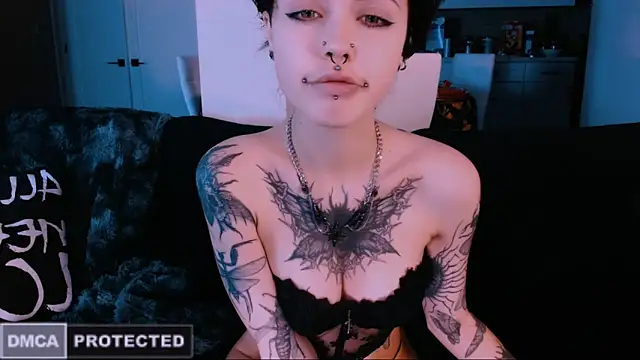 NaughtyLittleFox online show from 22, 12, 2025